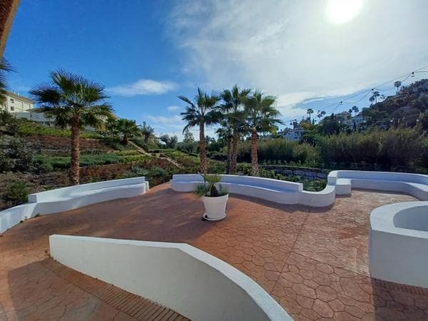 Piso en venta en Calle Aries, Marbella
photo 1