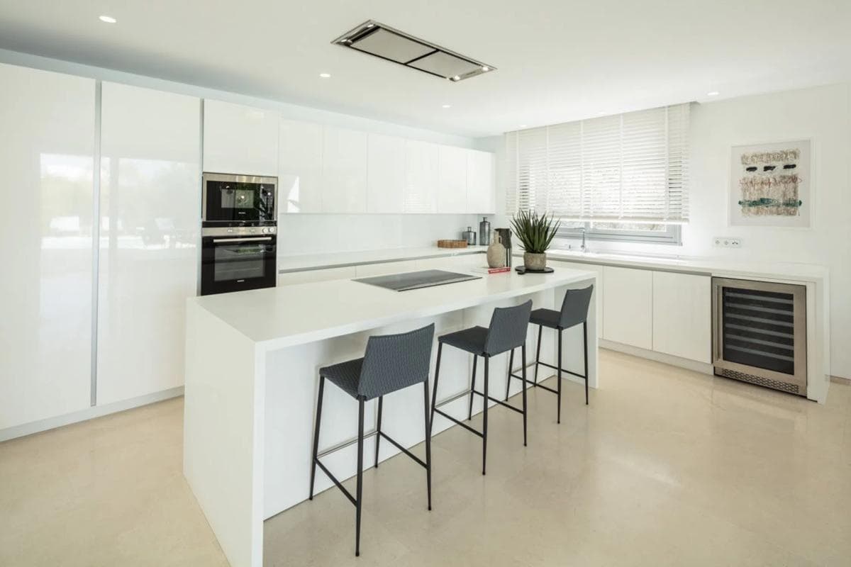 Venta de chalet independiente en Barrio Los Naranjos, Marbella
photo 2