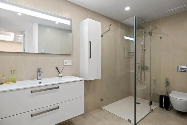 Piso en venta en Barrio Los Naranjos, Marbella
thumbnail 1