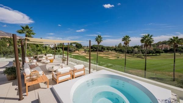 Chalet independiente en venta en Calle Urbanización N Andalucía 5f, Marbella
thumbnail 2
