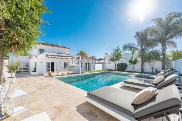 Chalet independiente en venta en Urbanizacion Nueva Andalucia K, Marbella
photo 1