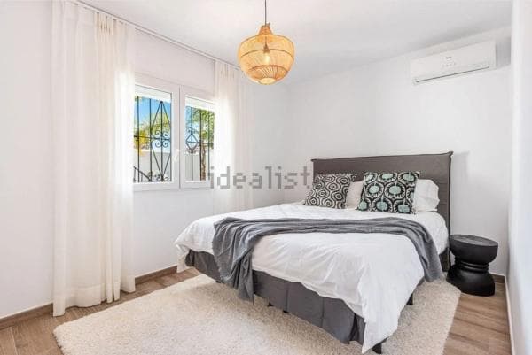 Chalet independiente en venta en Urbanizacion Nueva Andalucia K, Marbella
thumbnail 2