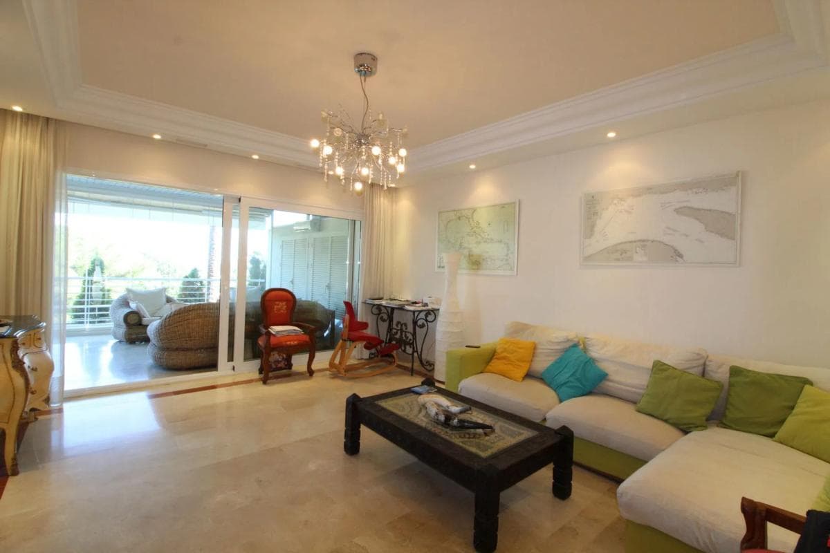 Venta de piso en Calle del Mediterráneo, Marbella
photo 2