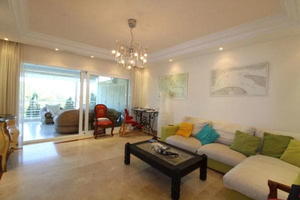Piso en venta en Calle del Mediterráneo, Marbella
thumbnail 1