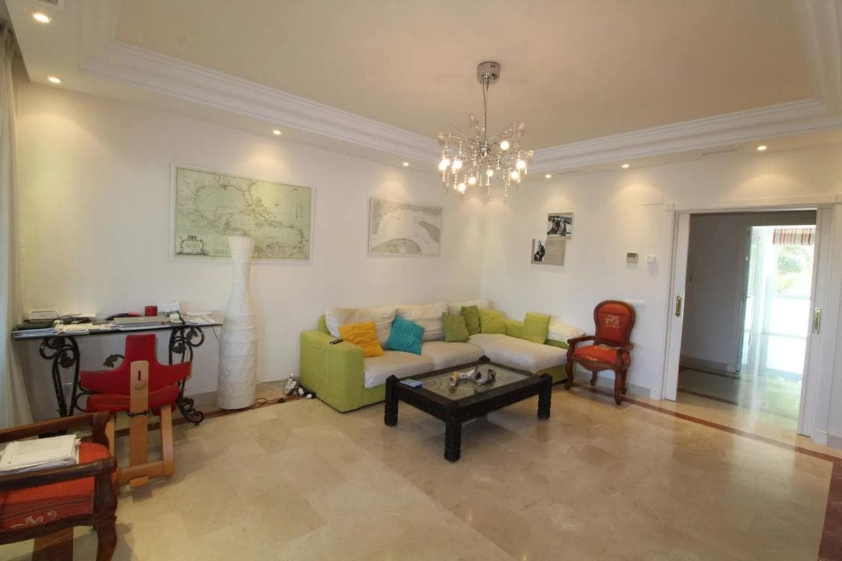 Venta de piso en Calle del Mediterráneo, Marbella
photo 4