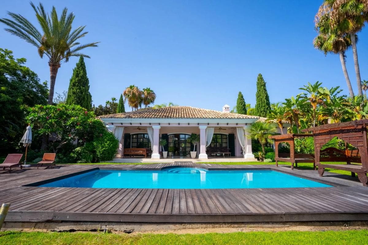 Sale of independent chalet in Urbanizacion Vega del Jaque, Marbella
photo 5