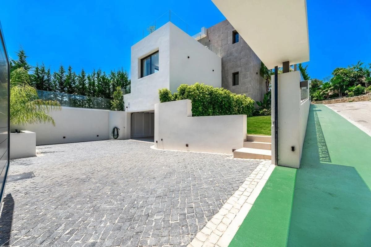 Venta de chalet independiente en Barrio Los Naranjos, Marbella
photo 4