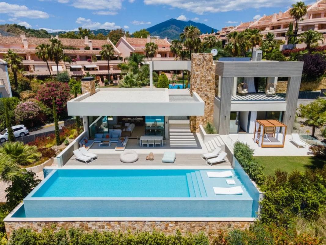 Sprzedaż niezależnego domku jednorodzinnego w Calle Pléyades, 9, Marbella photo 4