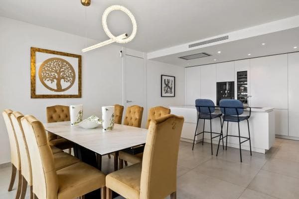 Piso en venta en Barrio Los Naranjos, Marbella
photo 1