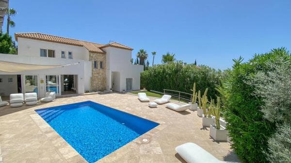 Independent chalet for sale in Urbanizacion N Andalucia 8H, Marbella
photo 1