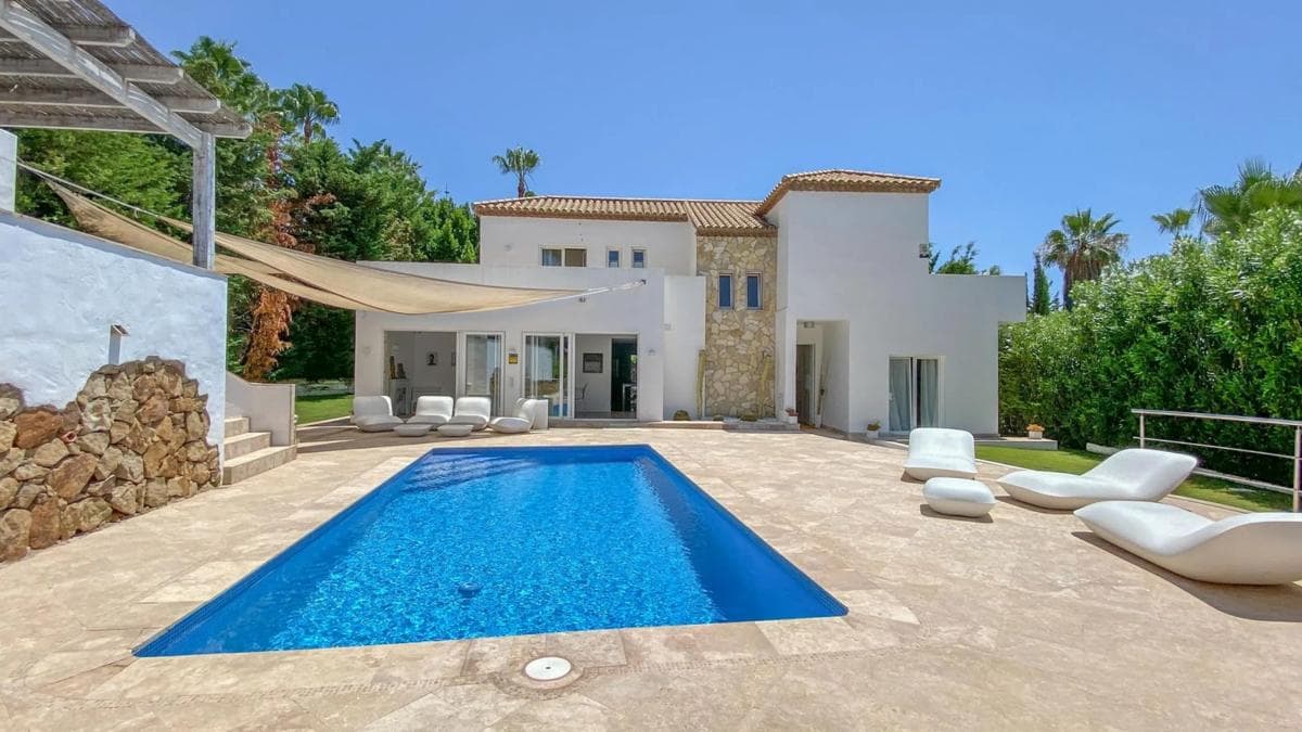 Sale of independent chalet in Urbanizacion N Andalucia 8H, Marbella
photo 2