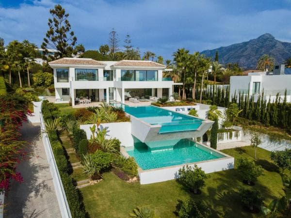 Independent chalet for sale in Urbanizacion N Andalucia 2H, Marbella
photo 1