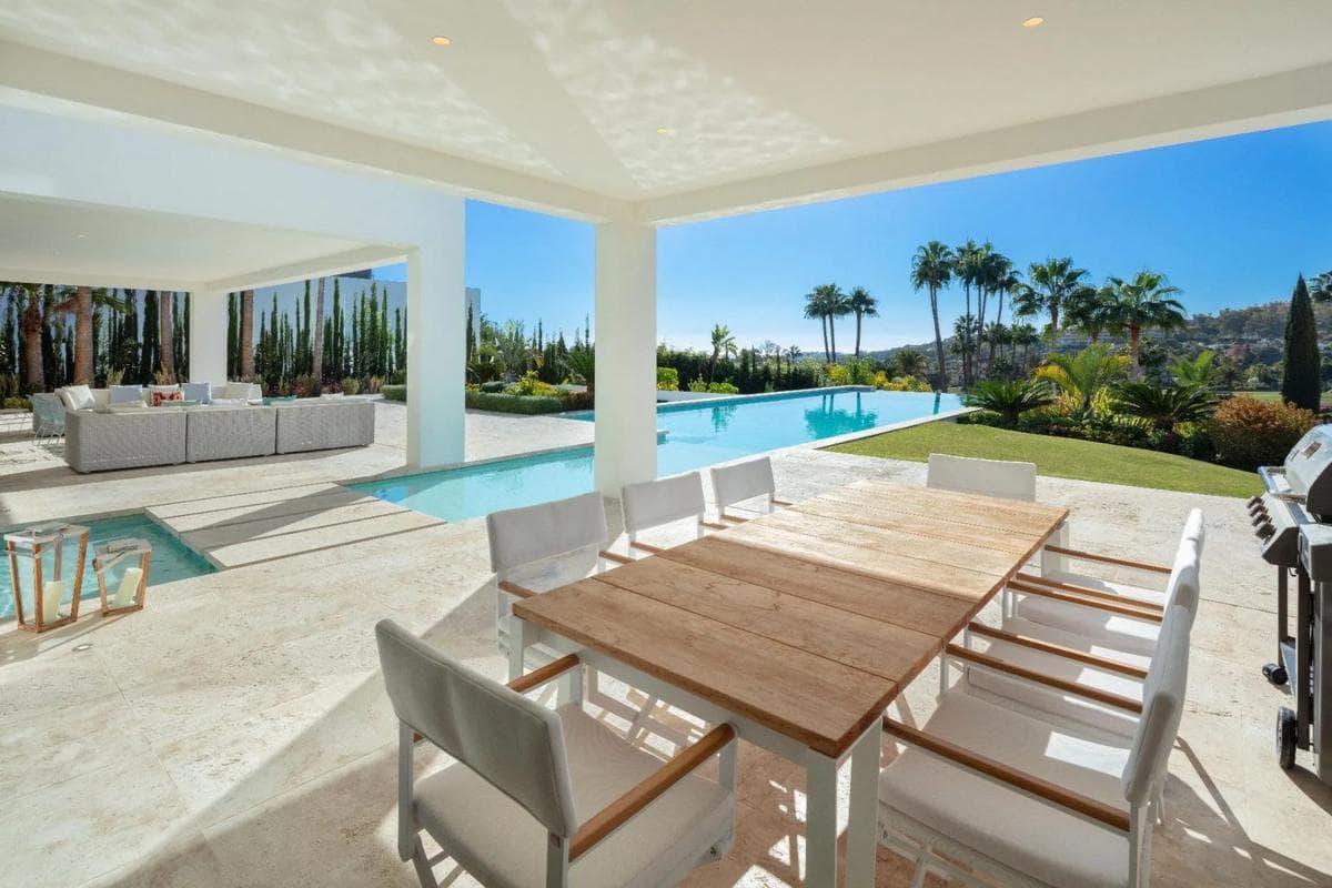Sale of independent chalet in Urbanizacion N Andalucia 2H, Marbella
photo 4