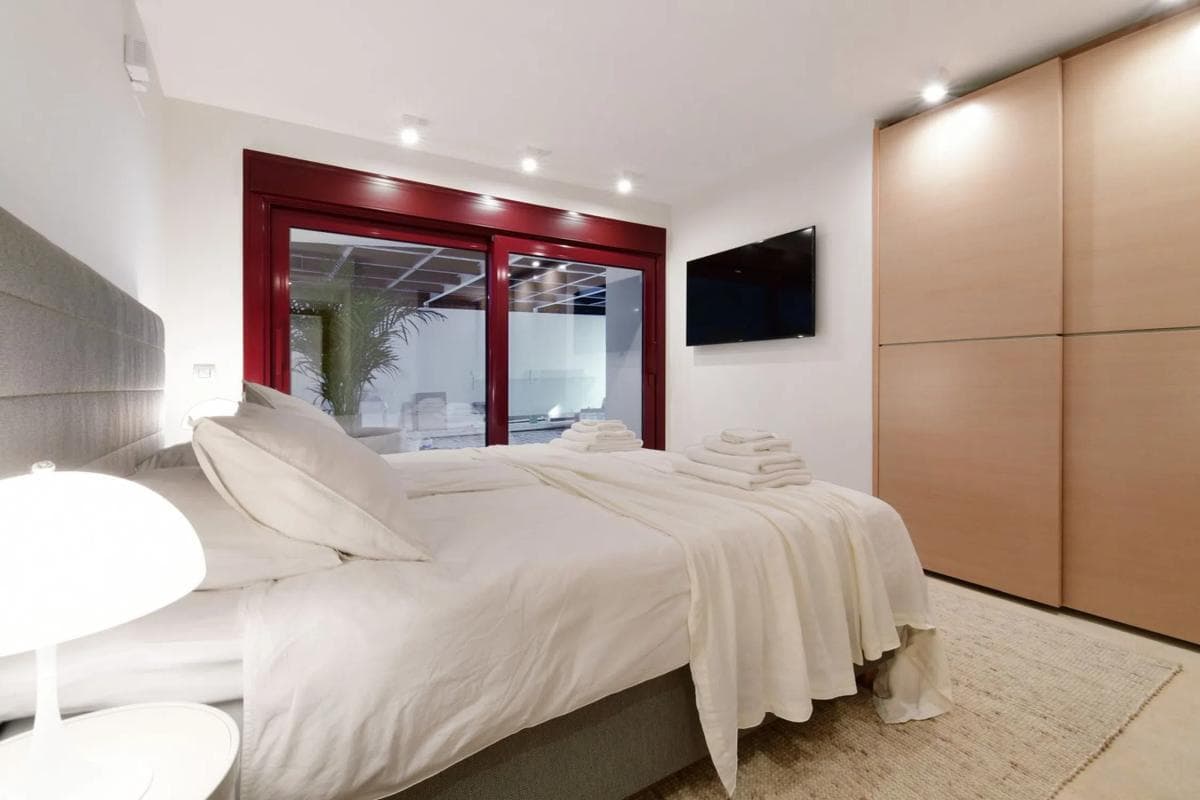Sale of independent chalet in Barrio Los Naranjos, Marbella
photo 2