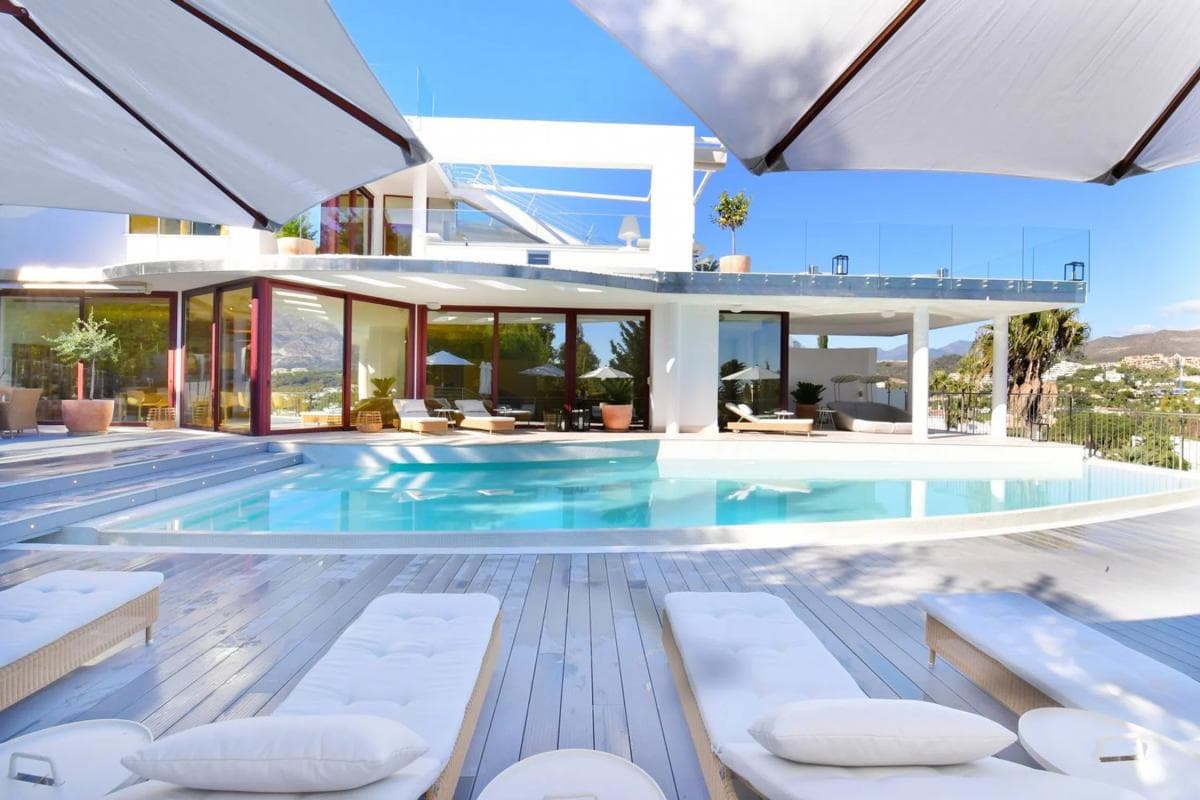 Sale of independent chalet in Barrio Los Naranjos, Marbella
photo 4