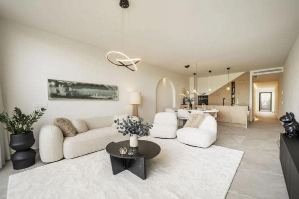 Chalet adosado en venta en Barrio Nueva Andalucía , Marbella thumbnail 1