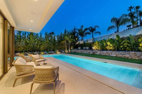 Chalet independiente en venta en Barrio Nueva Andalucía, Marbella
thumbnail 2