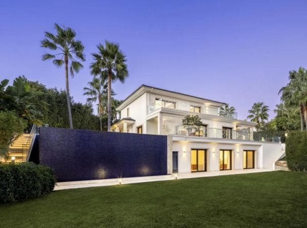 Independent chalet for sale in Barrio Nueva Andalucía, Marbella
thumbnail 1