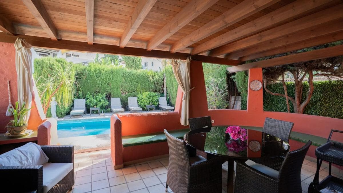 Venta de chalet independiente en Calle Veinte B, Marbella
photo 2