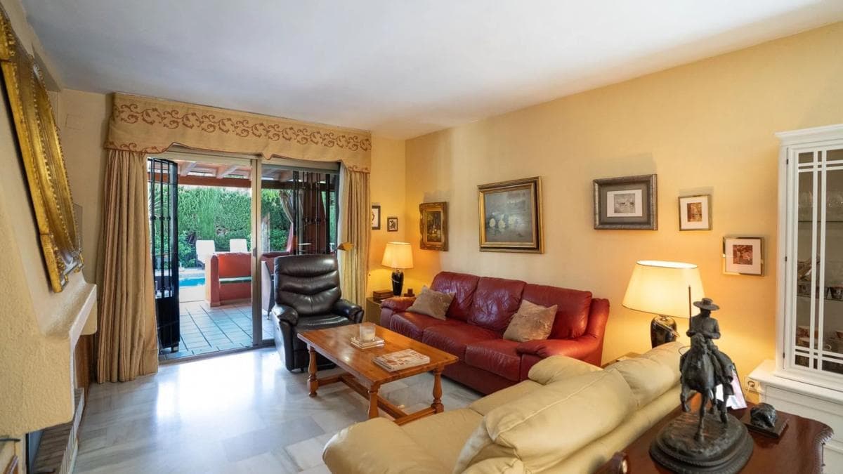 Venta de chalet independiente en Calle Veinte B, Marbella
photo 3