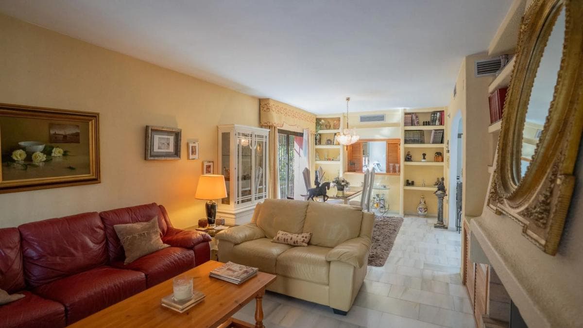 Venta de chalet independiente en Calle Veinte B, Marbella
photo 4