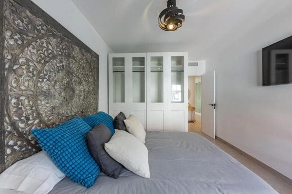 Piso en venta en CL CALIFA-UR NVA ANDALUCIA, Marbella
thumbnail 1