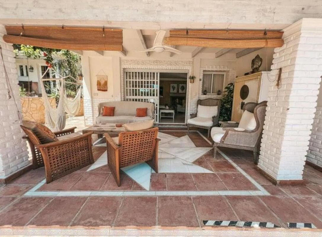 Sale of independent chalet in Barrio Nueva Andalucía, Marbella
photo 5