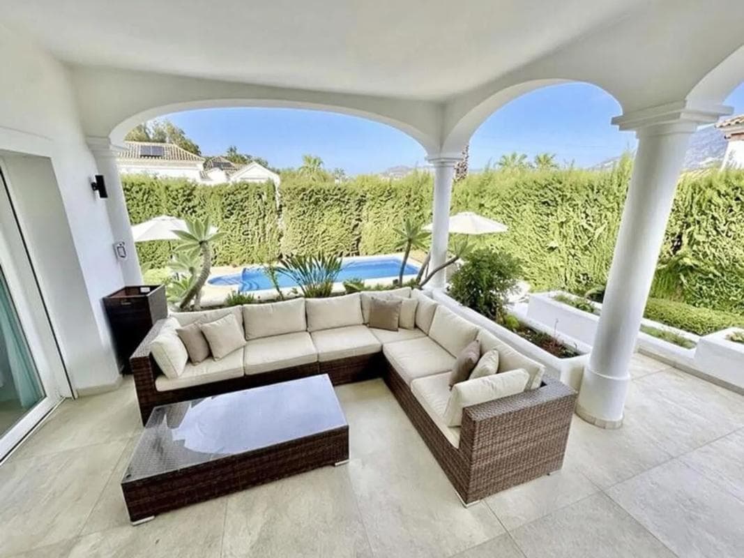 Sale of independent chalet in Calle el Califa, Marbella
photo 5