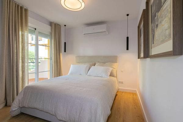 Duplex en venta en CL MANOLETE-NVA ANDALUCIA, Marbella thumbnail 2