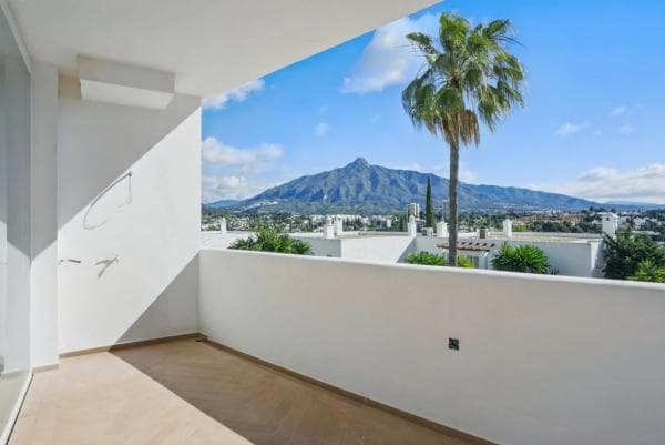 Piso en venta en Barrio Nueva Andalucía, Marbella
photo 1