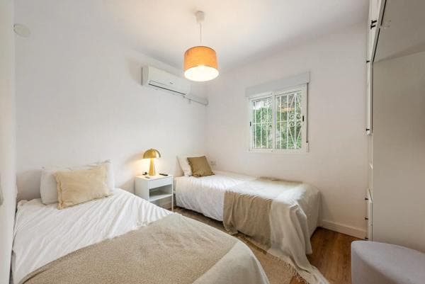 Chalet independiente en venta en Urbanización Nueva Andalucía A, Marbella
thumbnail 1