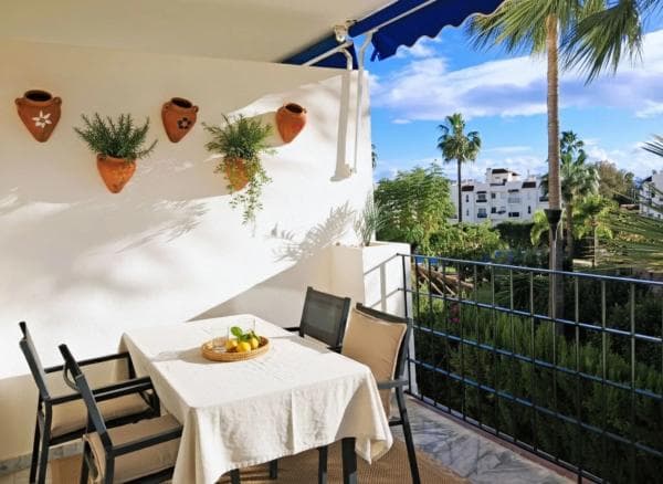 Piso en venta en Calle Los Jazmines, Marbella
photo 1