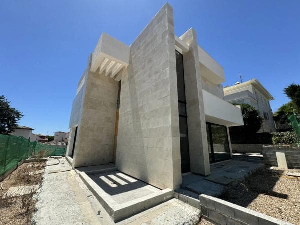 Chalet independiente en venta en Barrio Nueva Andalucía, Marbella
thumbnail 2