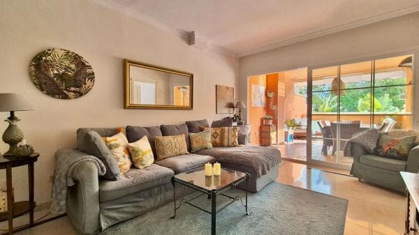 Piso en venta en Calle Yedras, 2, Marbella
thumbnail 2