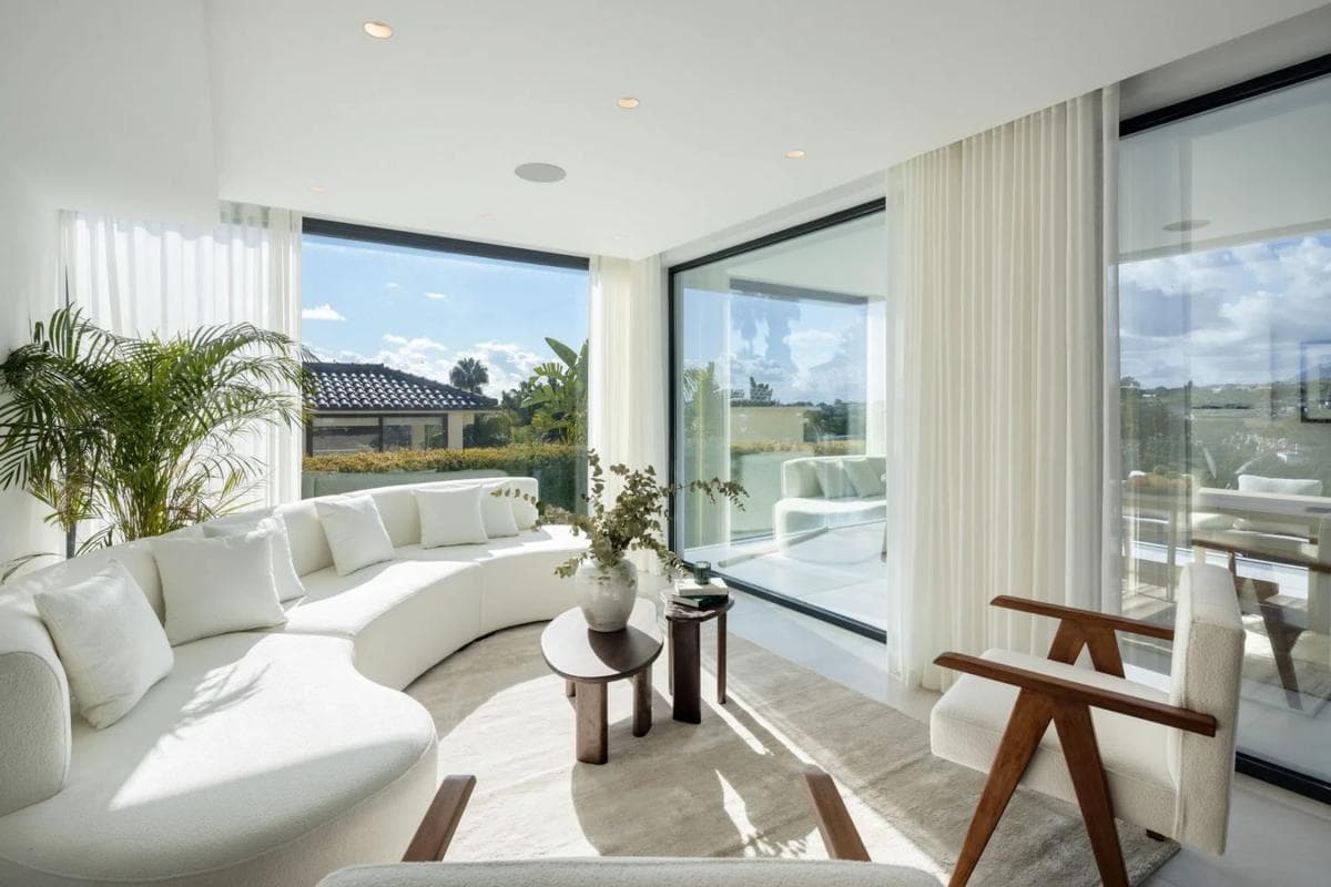 Sale of independent chalet in Barrio Nueva Andalucía, Marbella
photo 5
