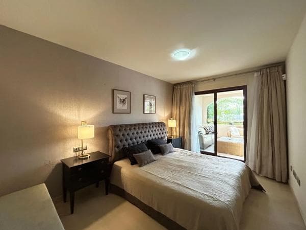 Piso en venta en Calle de las Adelfas s/n, Marbella
photo 1