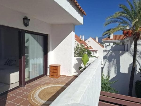 Piso en venta en Calle el Califa, Marbella
thumbnail 1