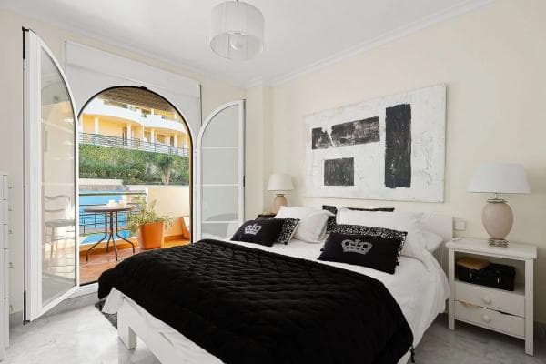Piso en venta en Avenida de Manolete, Marbella
thumbnail 2