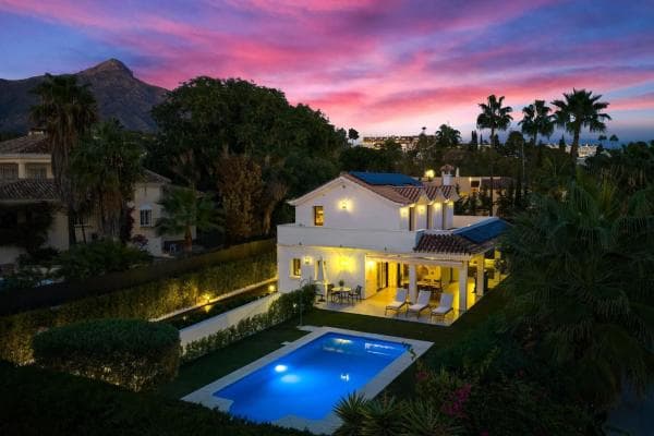 Chalet independiente en venta en Barrio Nueva Andalucía, Marbella
thumbnail 1