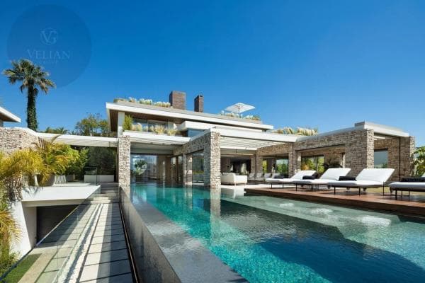 Chalet independiente en venta en Nueva andalucia, Marbella
photo 1