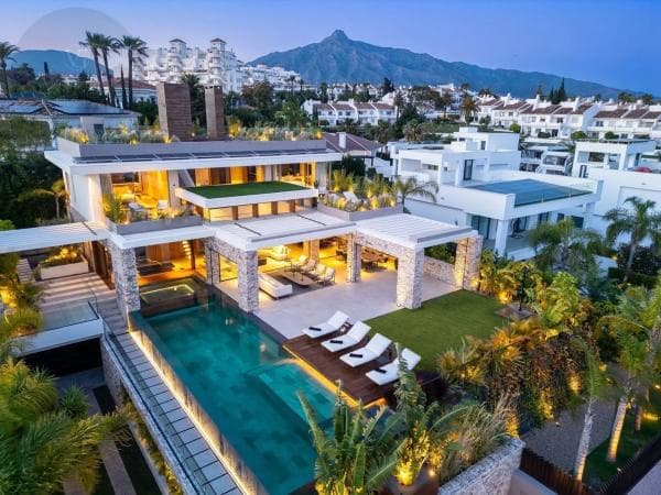 Chalet independiente en venta en Nueva andalucia, Marbella
thumbnail 1