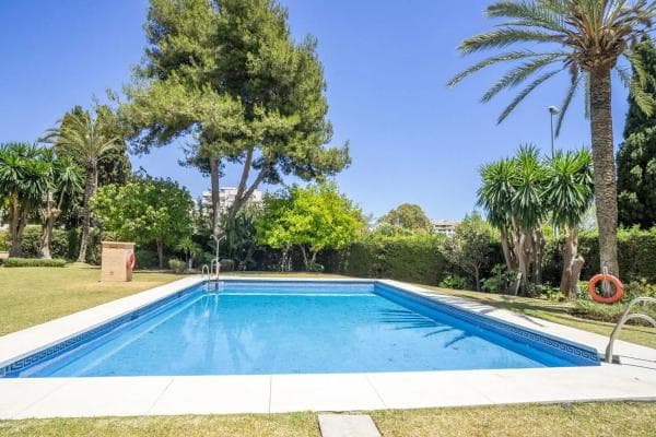 Piso en venta en Avenida de los Girasoles s/n, Marbella
thumbnail 2