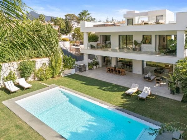 Chalet independiente en venta en Calle Los Jazmines, Marbella
photo 1