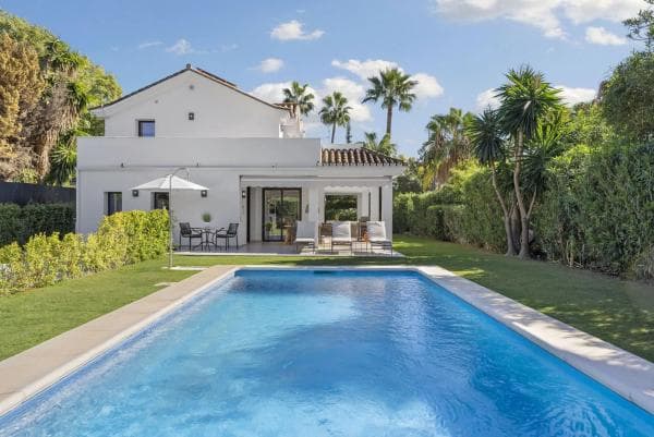 Chalet independiente en venta en Barrio Nueva Andalucía, Marbella
photo 1