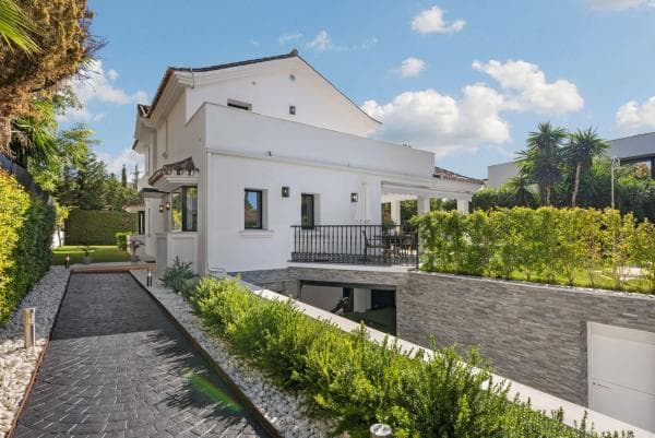Chalet independiente en venta en Barrio Nueva Andalucía, Marbella
thumbnail 1