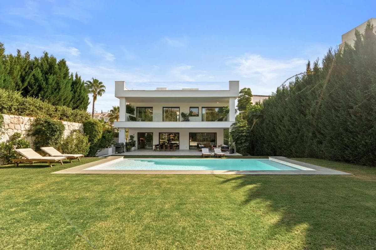 Venta de chalet independiente en Barrio Nueva Andalucía, Marbella
photo 2