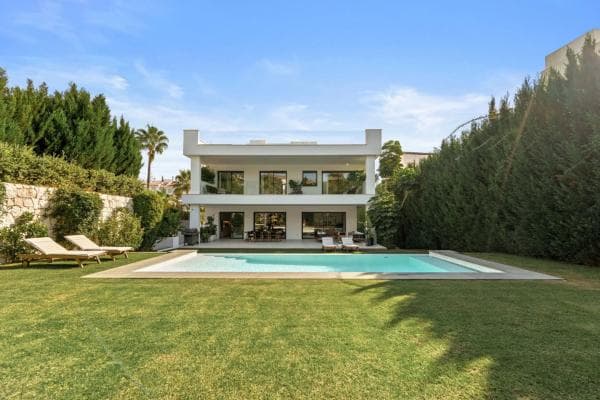 Chalet independiente en venta en Barrio Nueva Andalucía, Marbella
thumbnail 1