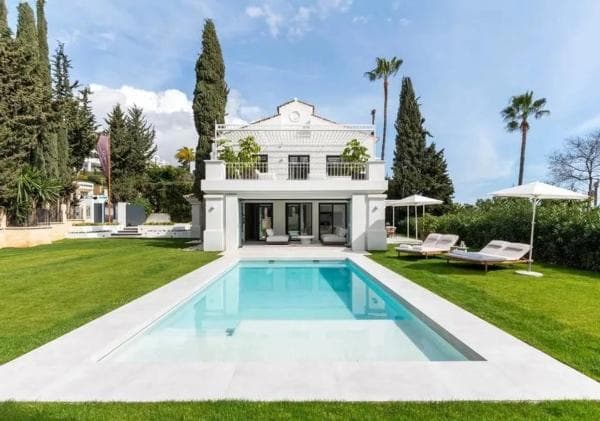 Chalet independiente en venta en Barrio Nueva Andalucía, Marbella
photo 1