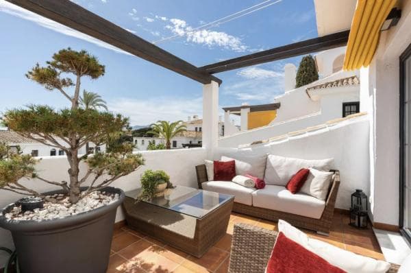 Apartment for sale in Barrio Nueva Andalucía, Marbella photo 1
