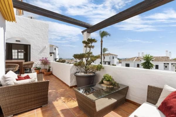 Apartment for sale in Barrio Nueva Andalucía, Marbella thumbnail 2